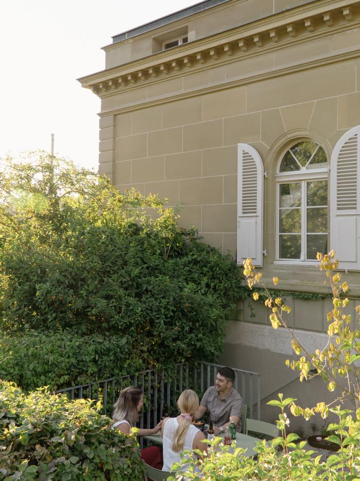 Cosy get-together on the terrace